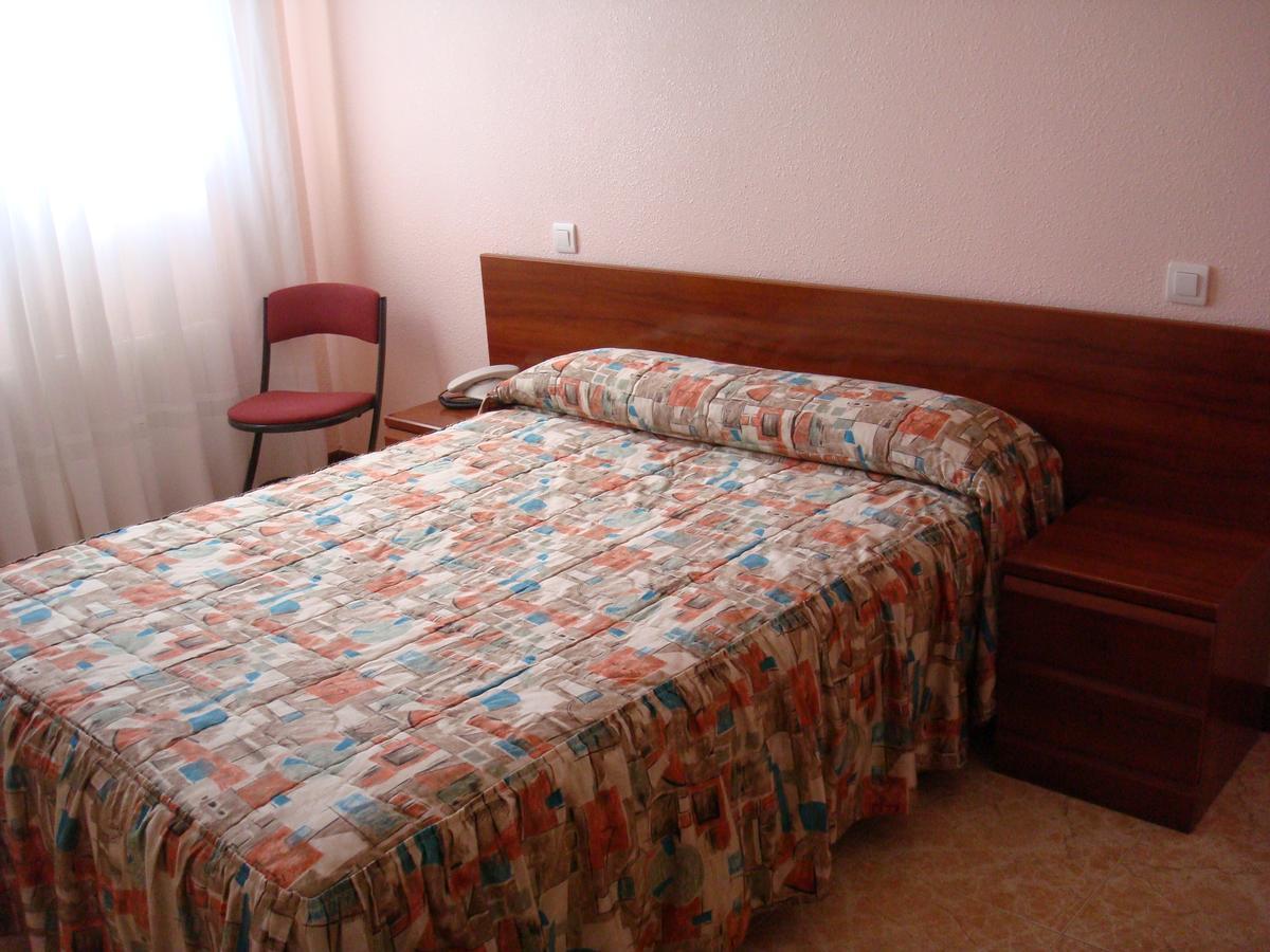 Hostal Hermanos Gutierrez Monasterio de Rodilla Extérieur photo