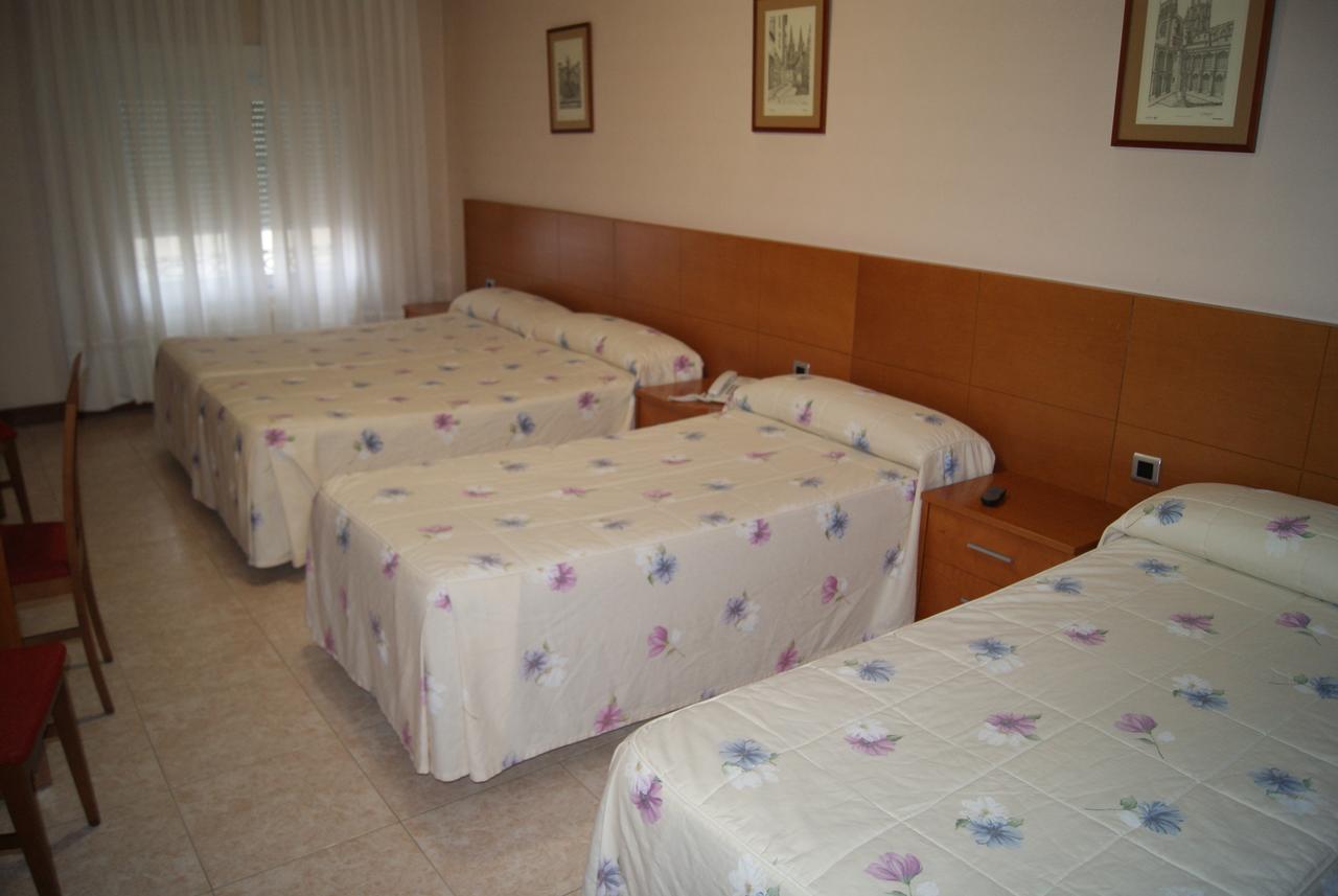Hostal Hermanos Gutierrez Monasterio de Rodilla Extérieur photo