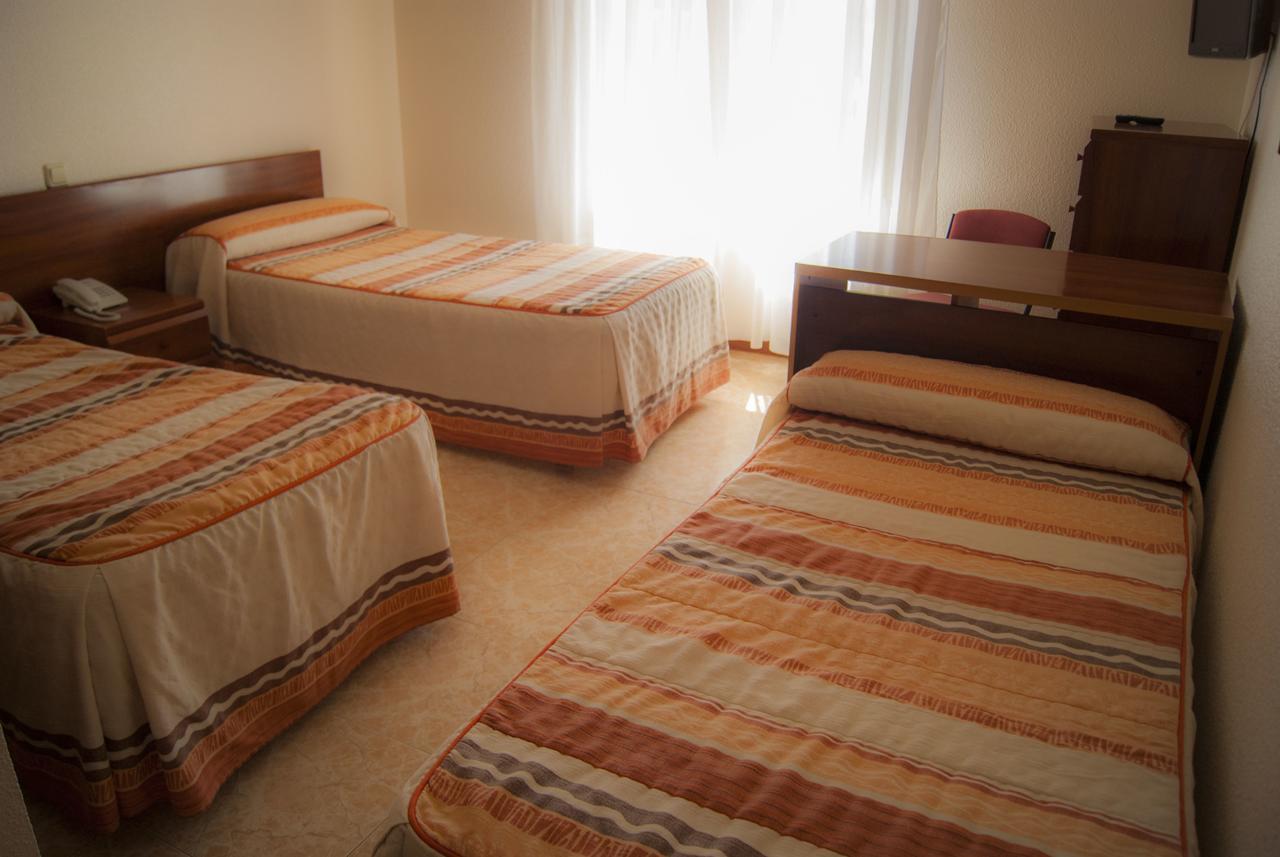 Hostal Hermanos Gutierrez Monasterio de Rodilla Extérieur photo